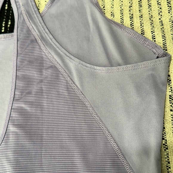 Avía work out tank tops- one mint green the other lavender - Picture 5 of 12